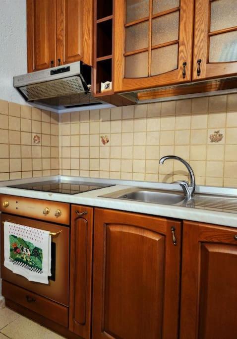 Appartement One Bd Flat Near Center With 24H Self Check In à Tirana Extérieur photo